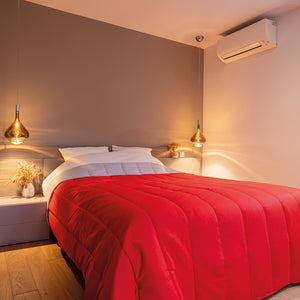 couette légère gris rouge