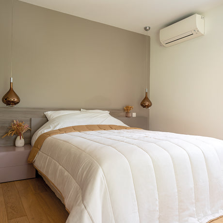 couette légère taupe camel